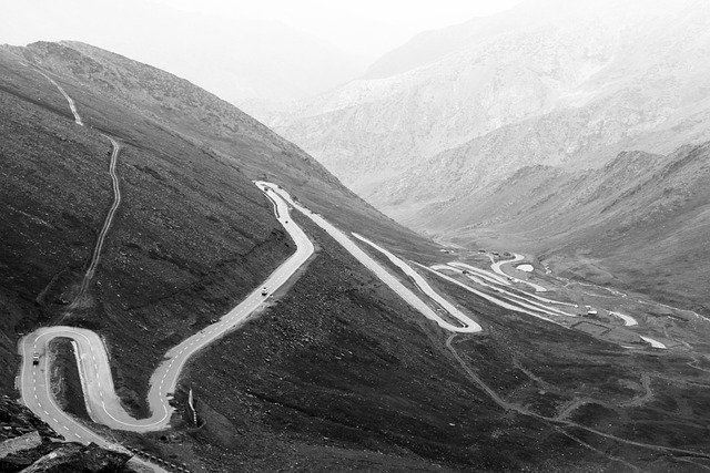 road-image-1663526_640-m7VKjnXE7ycPx7y2