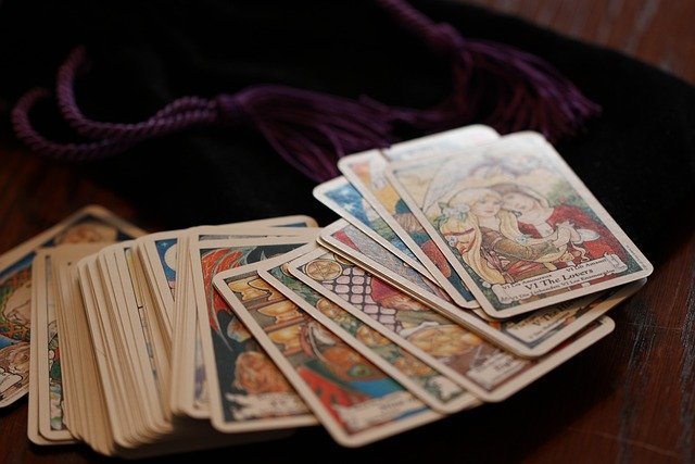 tarot-991041_640-Yley01L5grFg7ezG